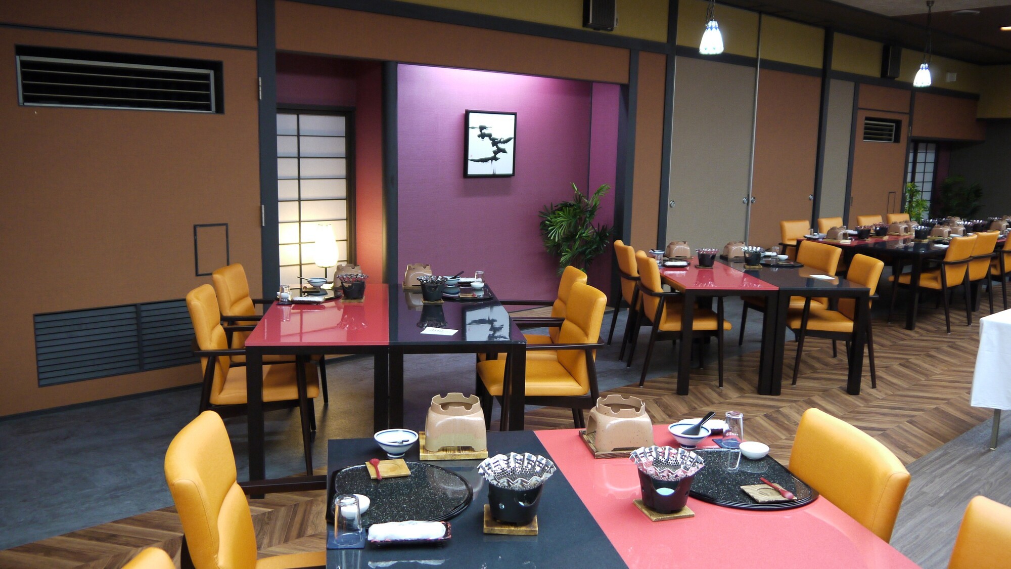 広々としたダイニング空間