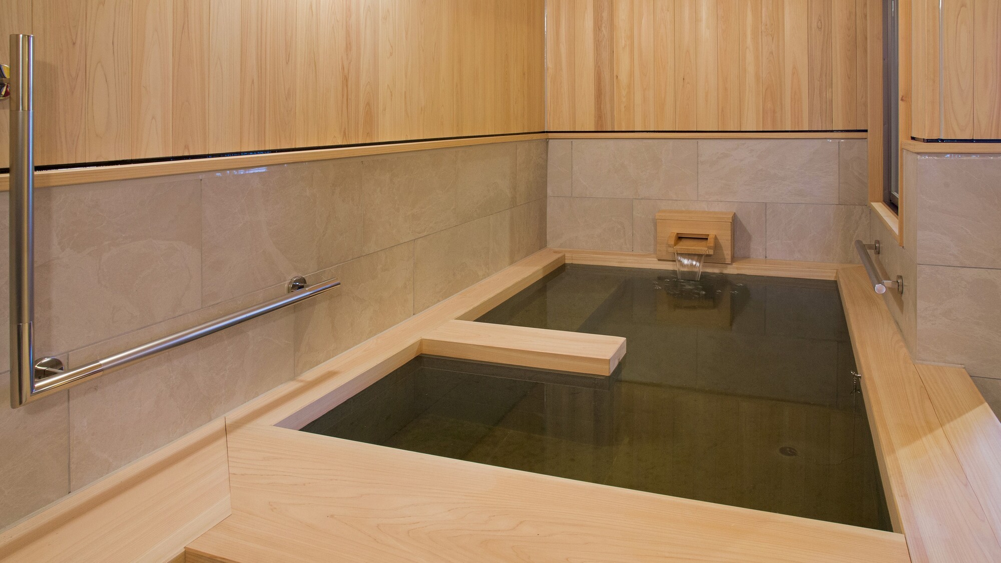 新客室５０５ユニバーサルルーム「紅」※お部屋のお風呂は温泉ではございません