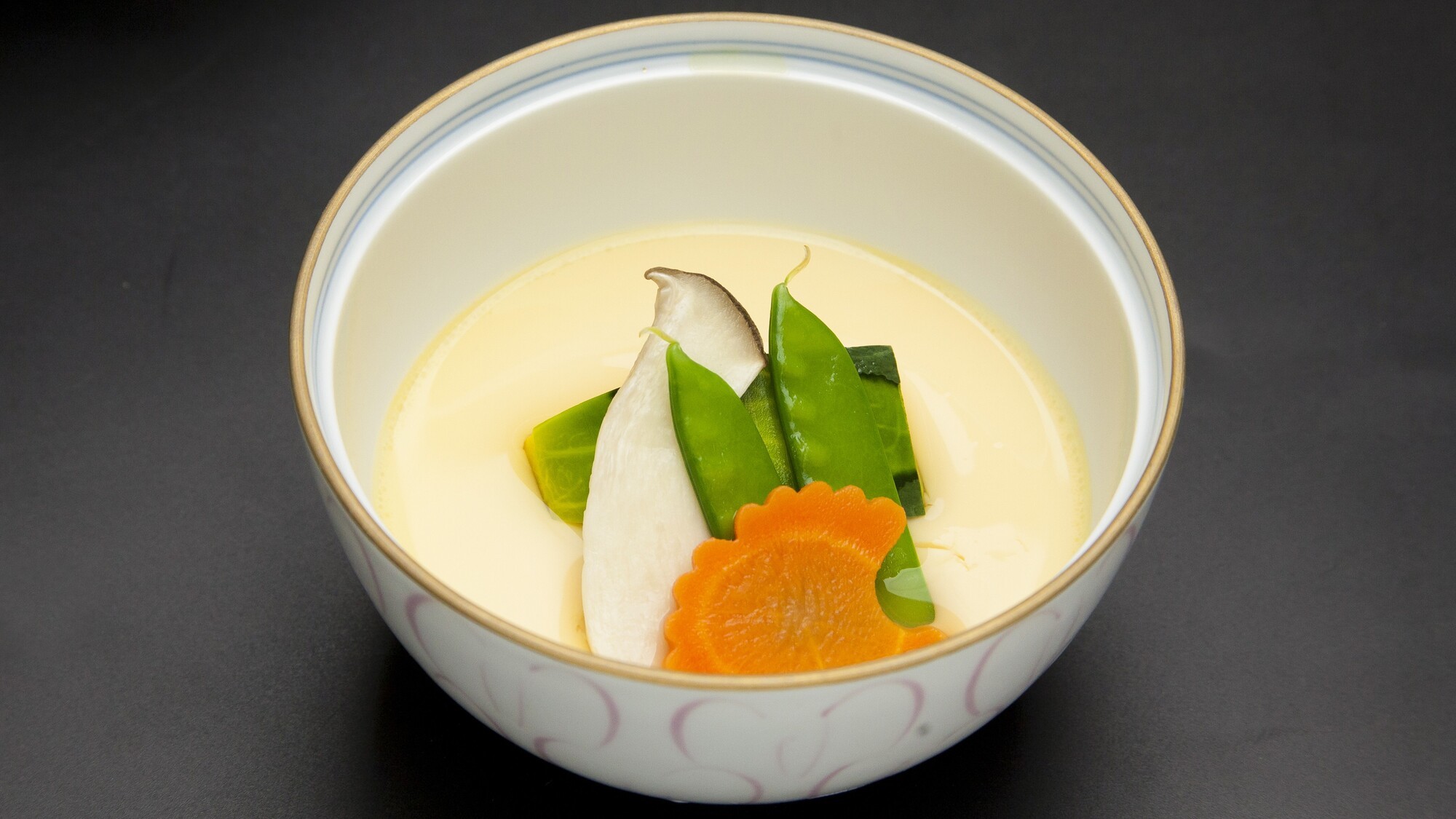 【牛しゃぶ芋煮満喫プラン】なめらか食感の出汁香る茶碗蒸し