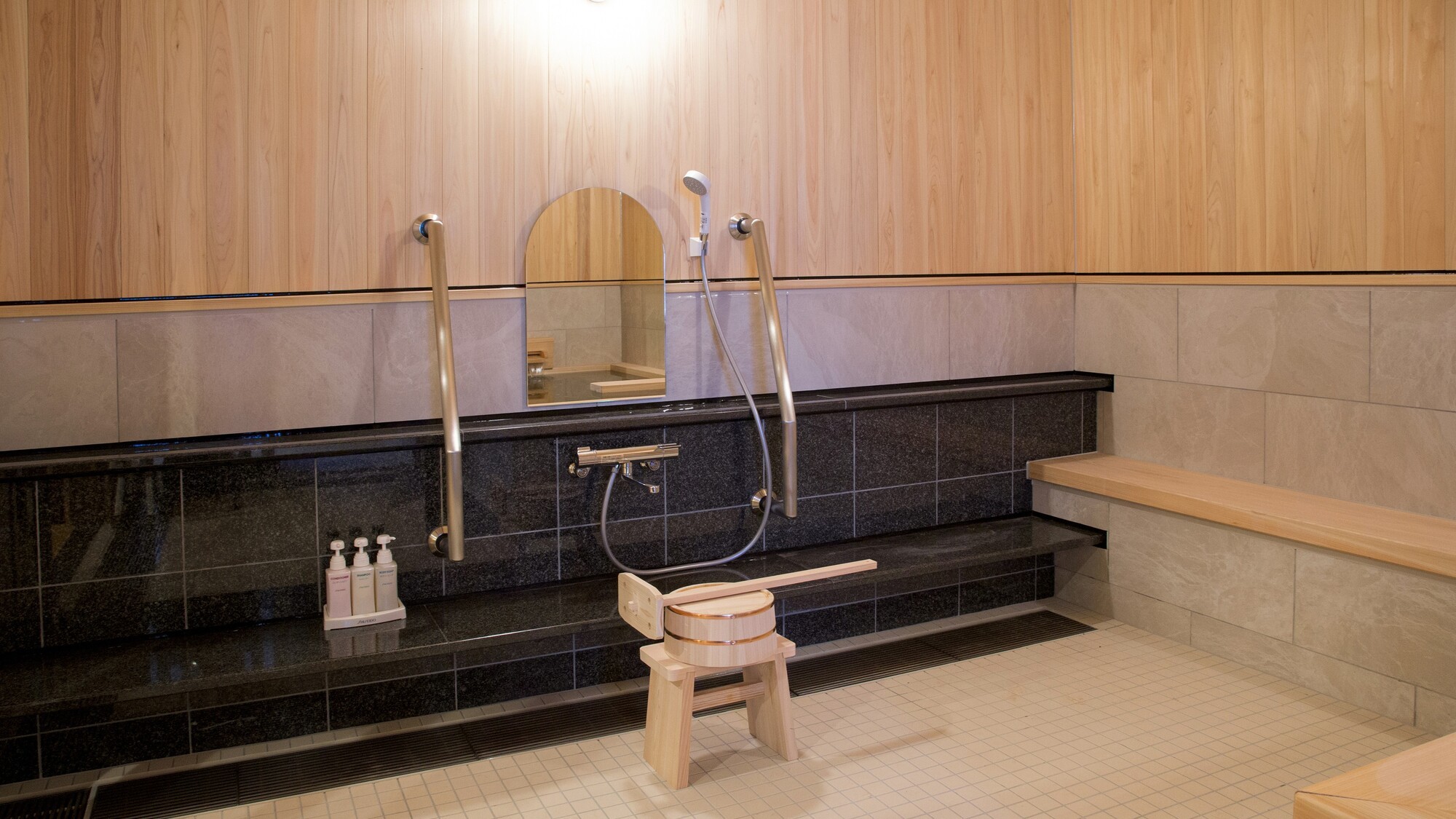 新客室５０５ユニバーサルルーム「紅」