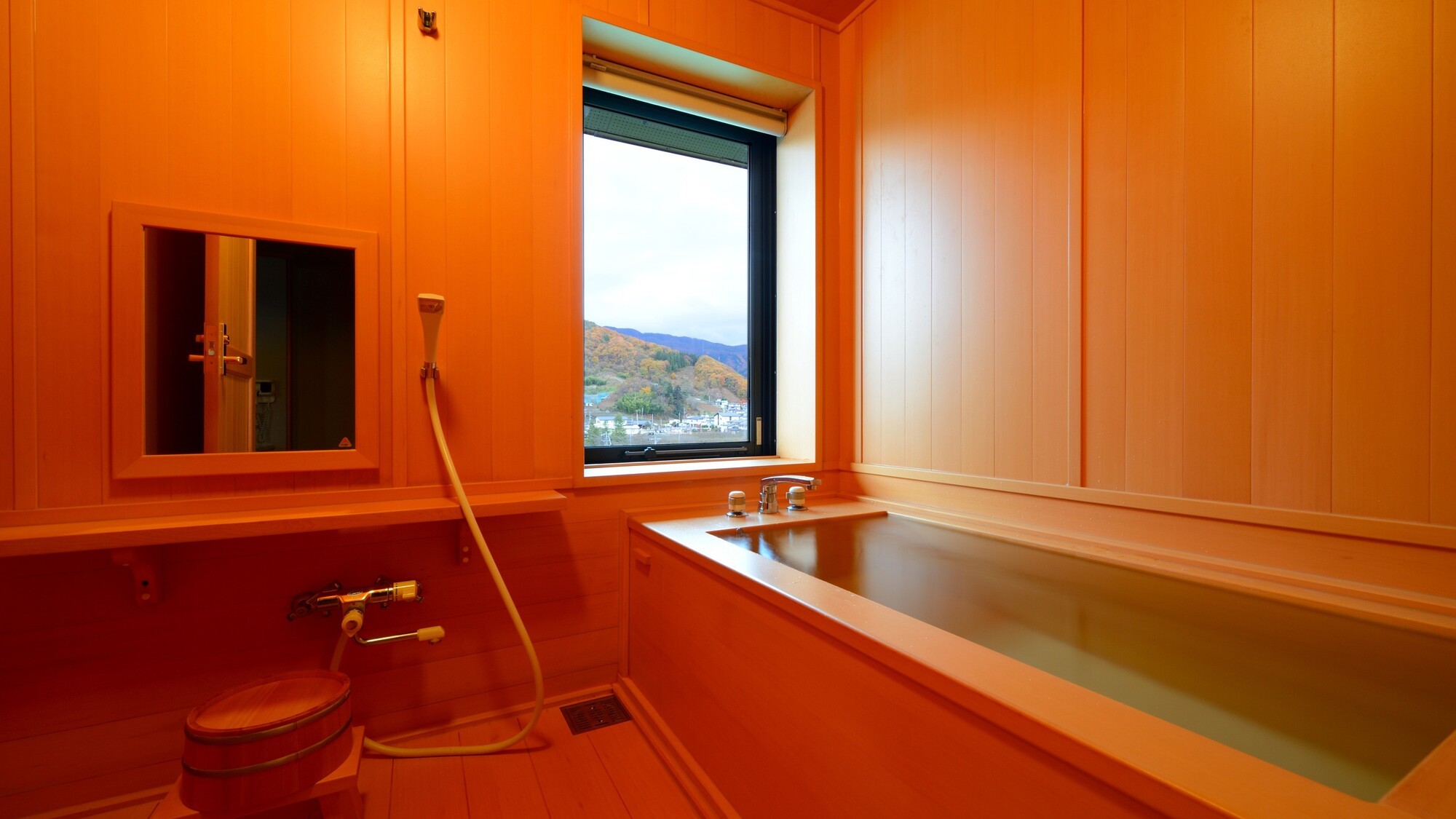 特別室５０３「藍」檜造りのお風呂※お部屋のお風呂は温泉ではございません