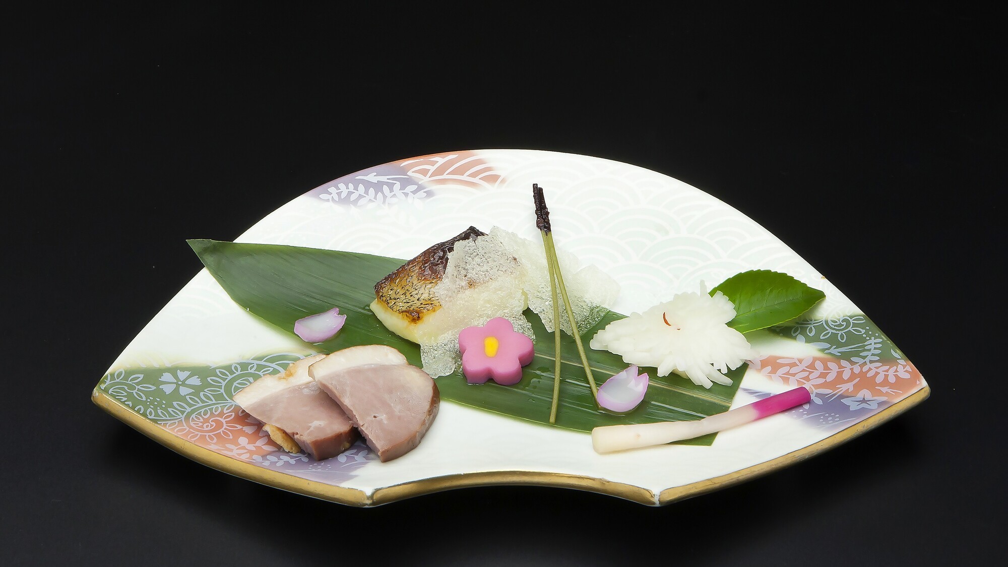 【奥羽会席】丁寧に仕上げた旬の焼き魚と前菜を、美しい器で。