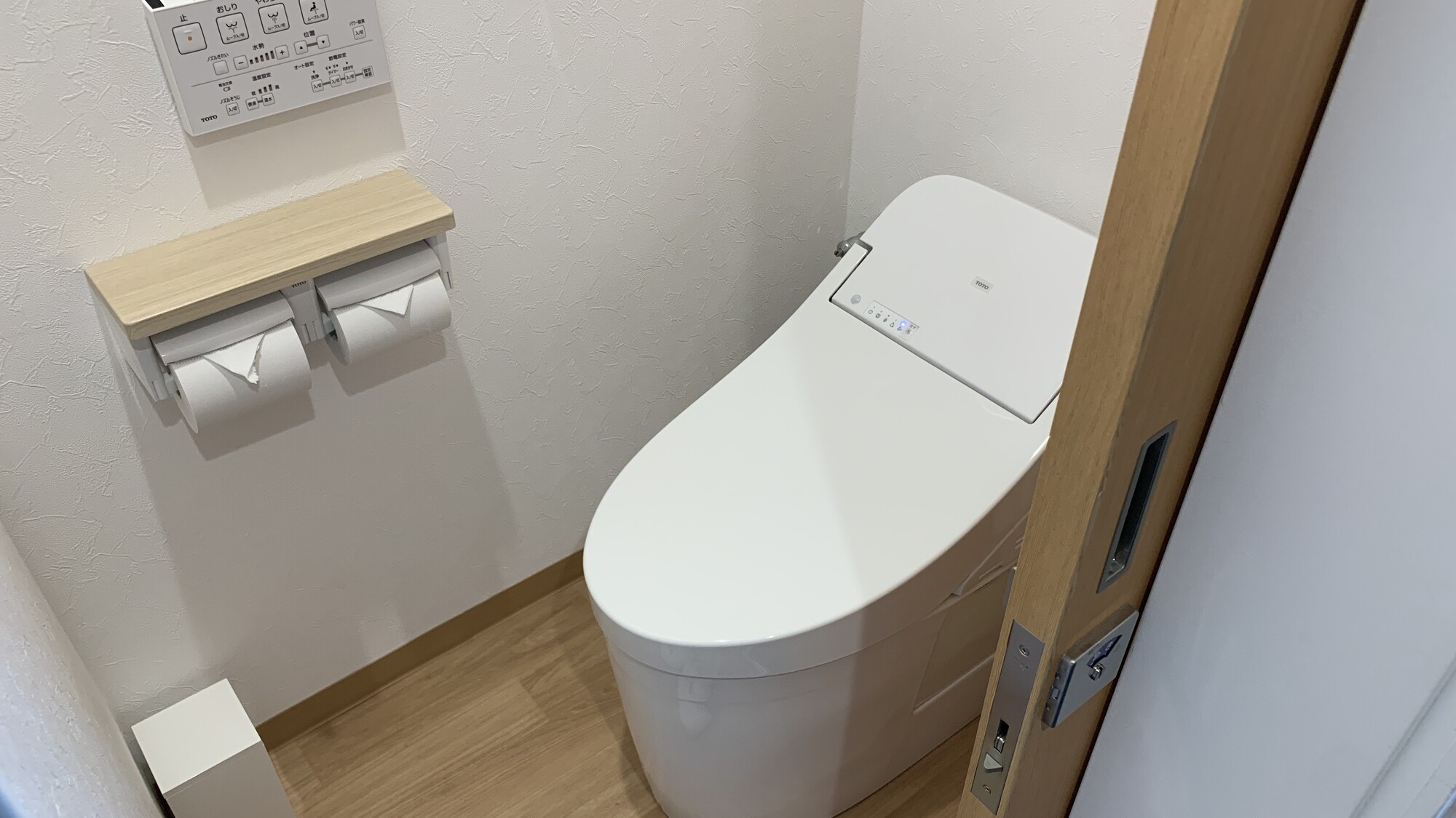 新東館和洋室１０畳