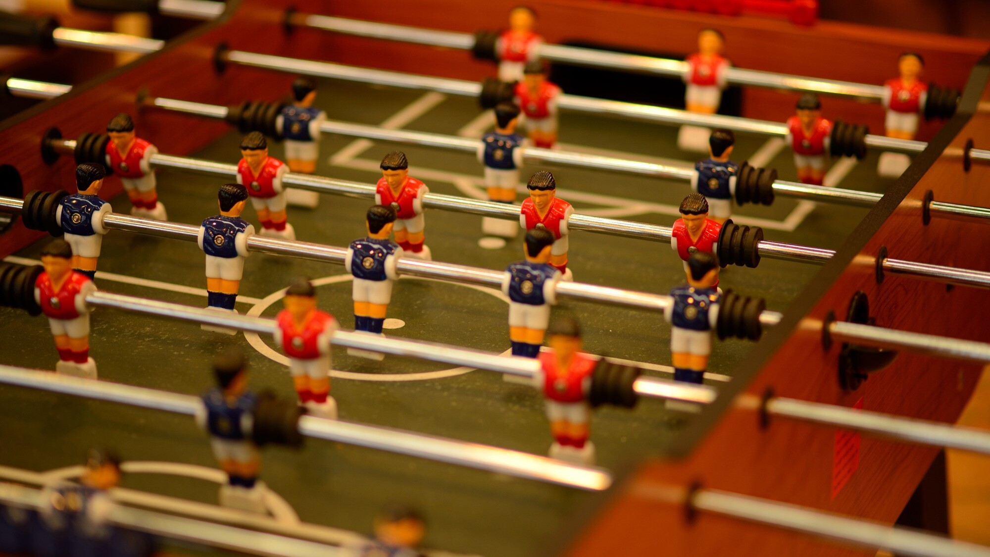 ロビーに設置されたテーブルサッカーで盛り上がろう！