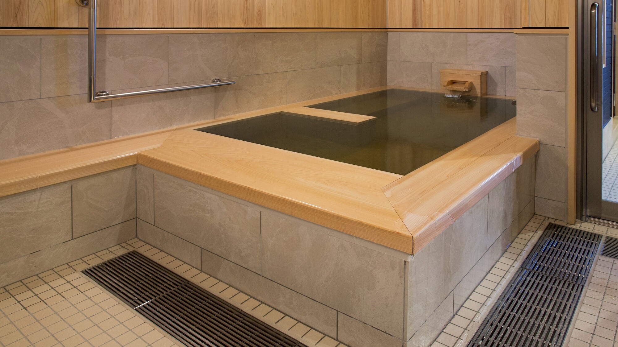 新客室５０５ユニバーサルルーム「紅」※お部屋のお風呂は温泉ではございません