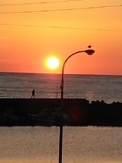 「潮さい」からの夕陽です