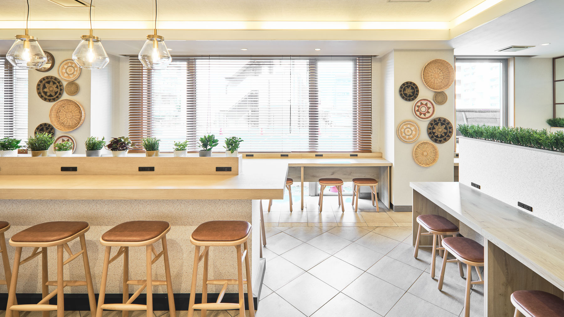 広々としたラウンジでお寛ぎください