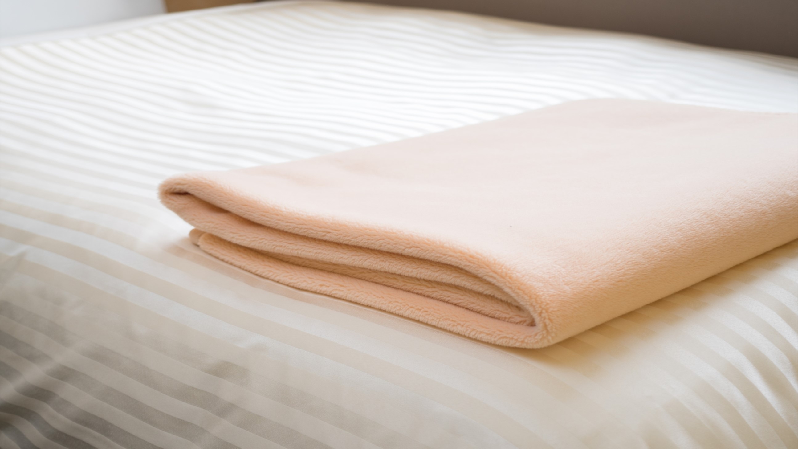 毛布があればエアコンが苦手な方も安心です