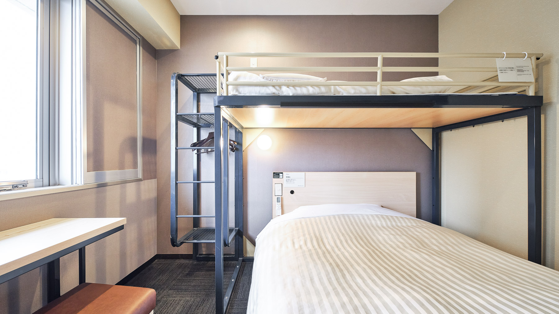 お子様に人気のロフトベッド付のお部屋です