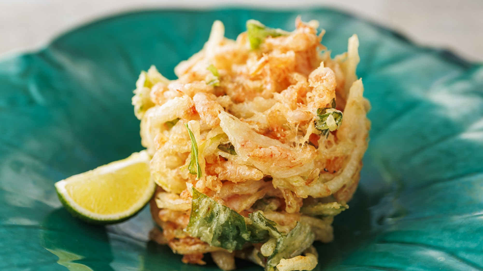 【季節の会席】2026年春　桜海老と旬野菜の掻き揚げ