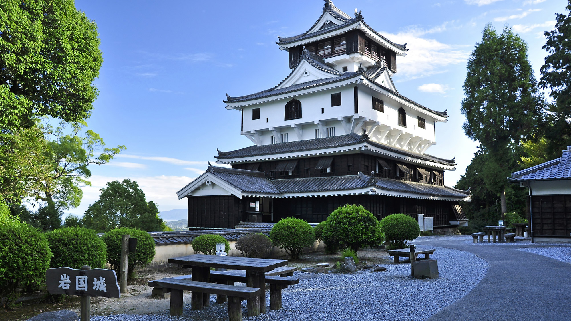 *【岩国城】天守閣から錦帯橋など岩国の景色を一望できます♪