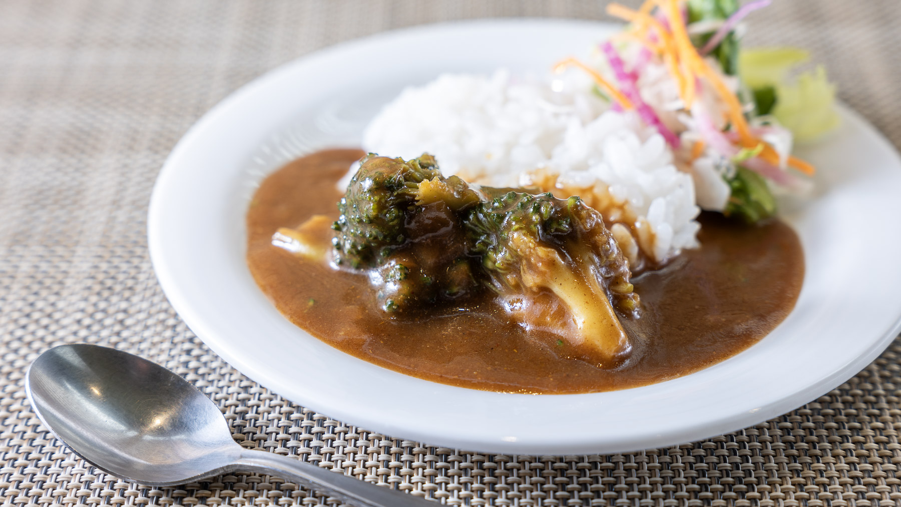 「健康増進カレー」で一日の活力を♪