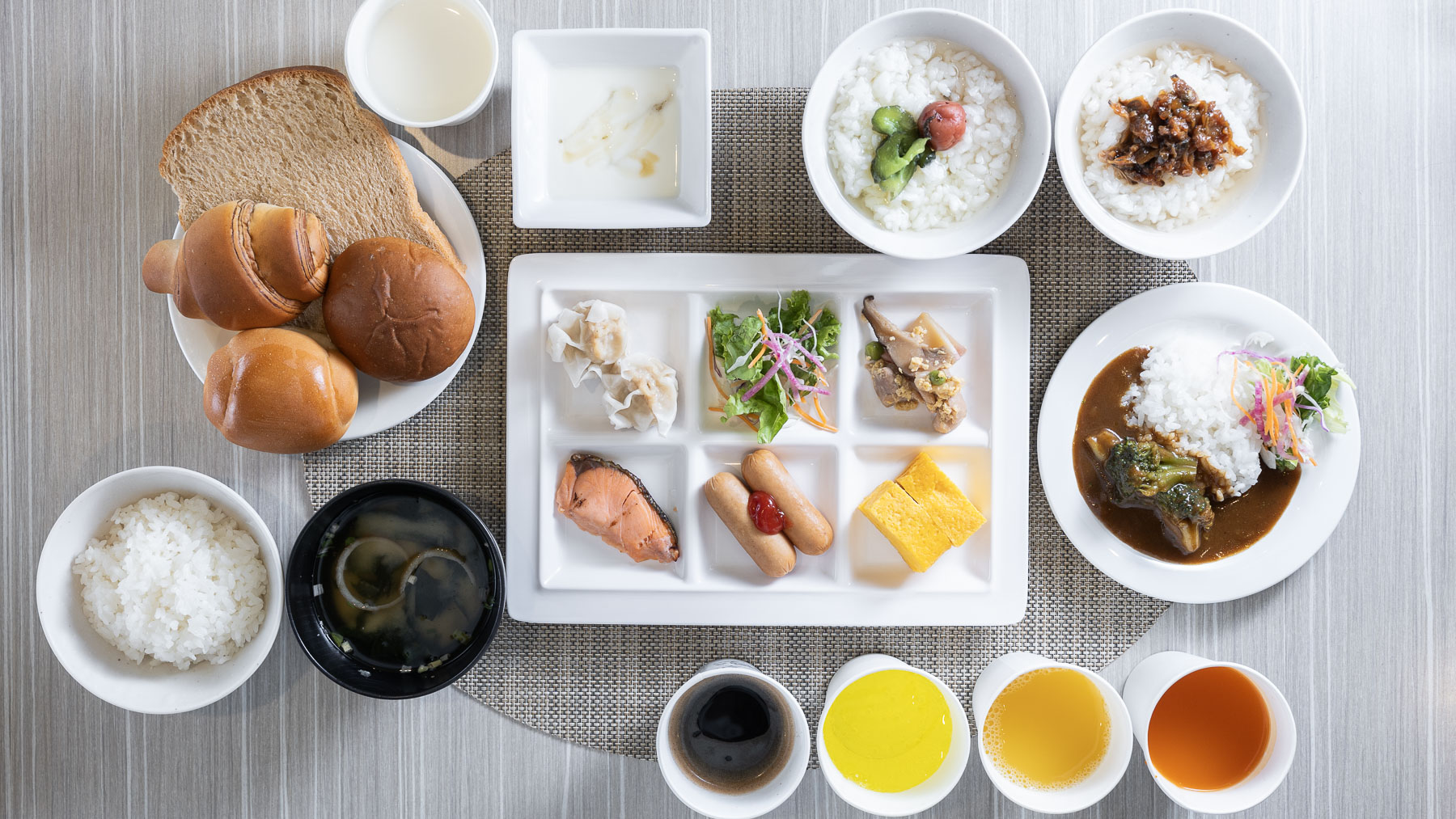 健康朝食盛り付けイメージ