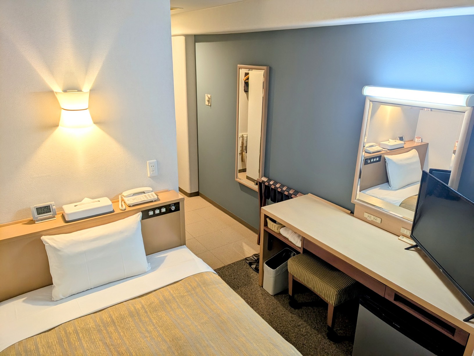 【セミダブル】長期のご滞在でも飽きの来ない落ち着きある空間