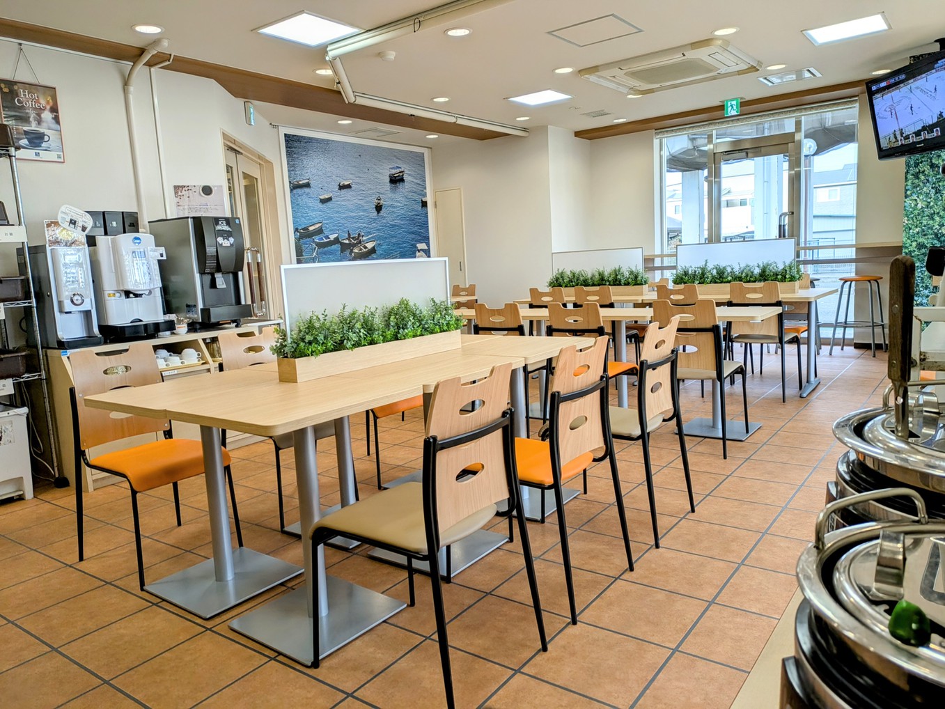 【レストラン】研修・会議・コミュニケーションの場として是非ご利用ください。（定員約25名まで）