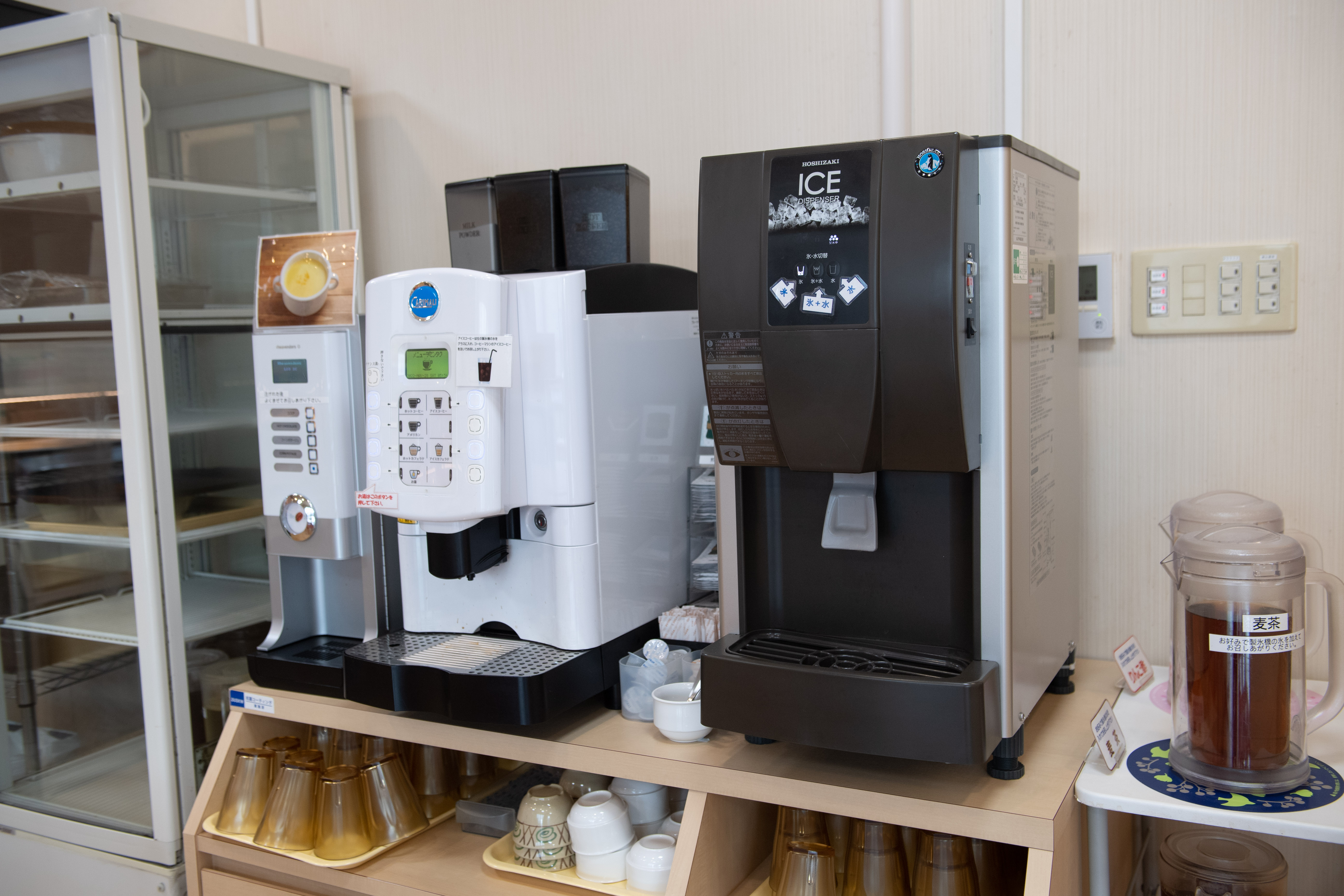 【無料朝食】挽きたてコーヒー、コーンスープ、ココアもございます。