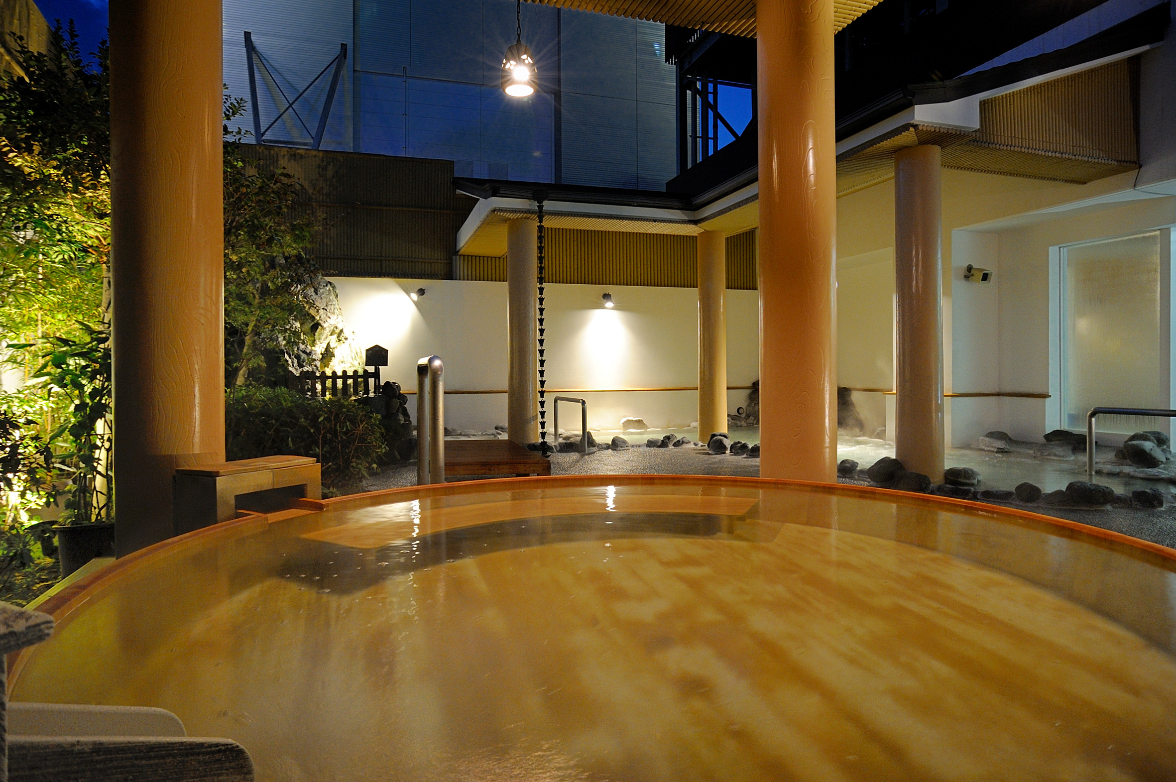 『万葉の湯利用券付きプラン』【万葉の湯】　ヒノキ露天風呂