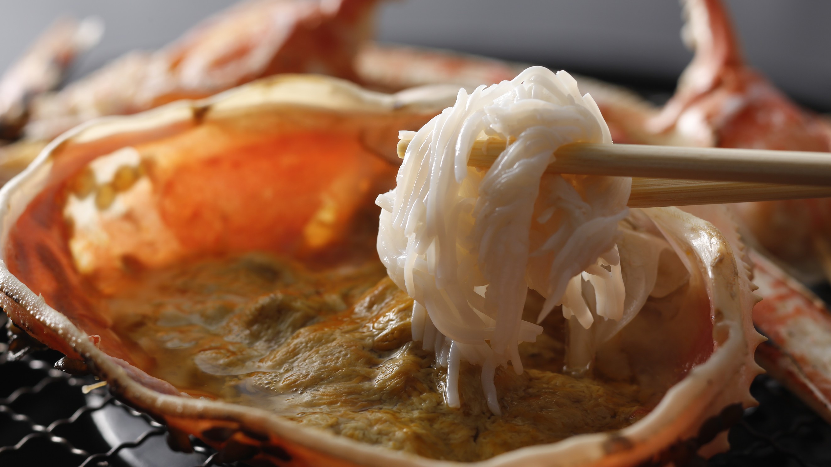 【冬・活ガニ】約700g級「松葉ガニ」◆タグ付きブランドガニで冬の味覚を堪能！