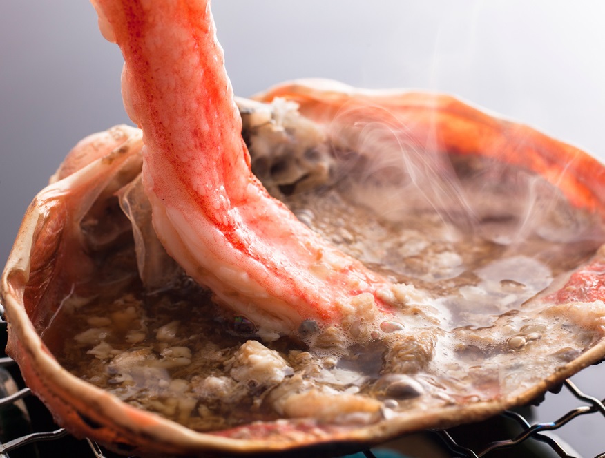 【温泉入浴付昼食◆春〜秋・スタンダード】特大サイズのズワイガニ1人約2杯使用！カニフルコース
