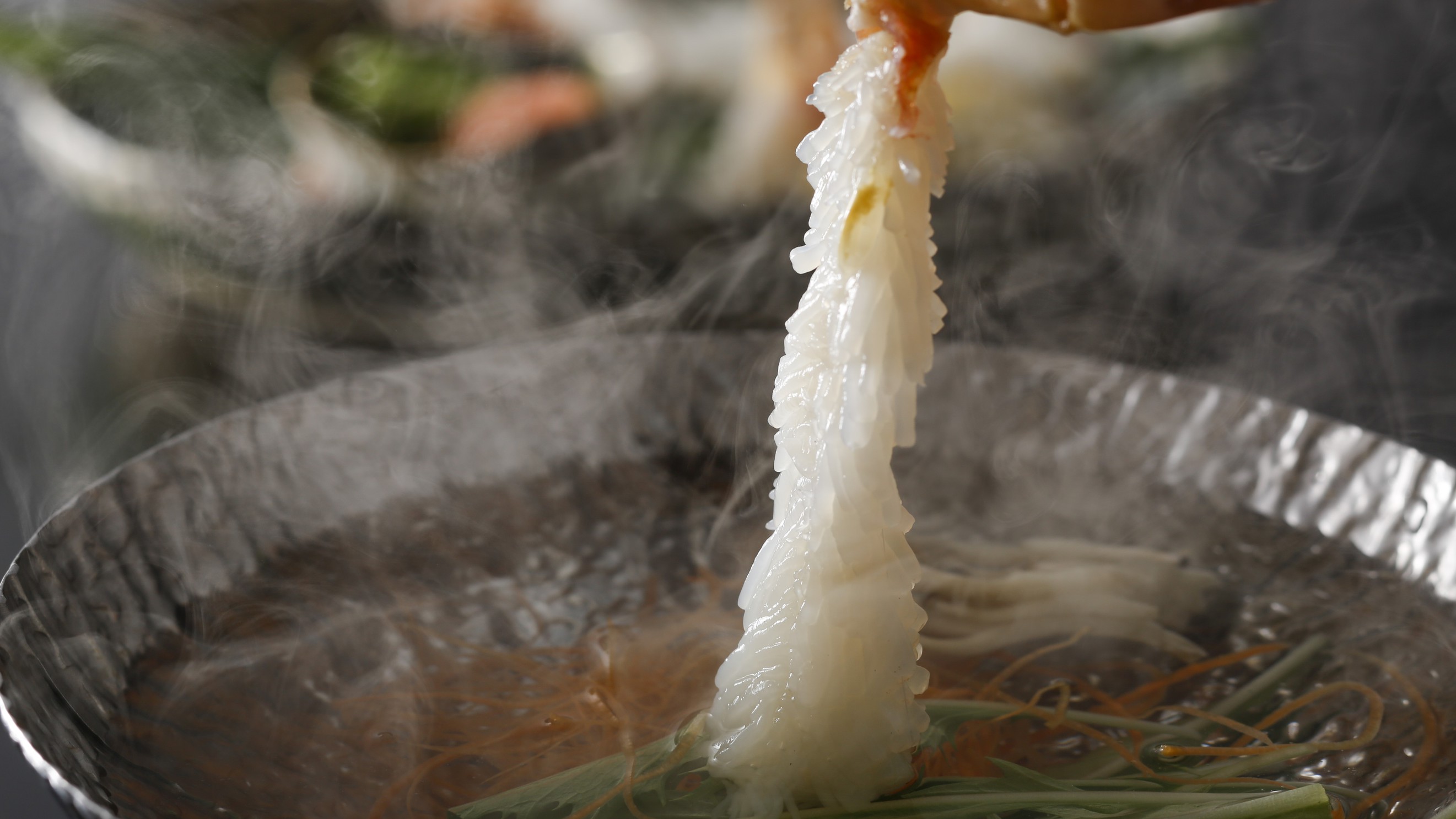 【冬・活ガニ】約700g級「松葉ガニ」◆タグ付きブランドガニで冬の味覚を堪能！