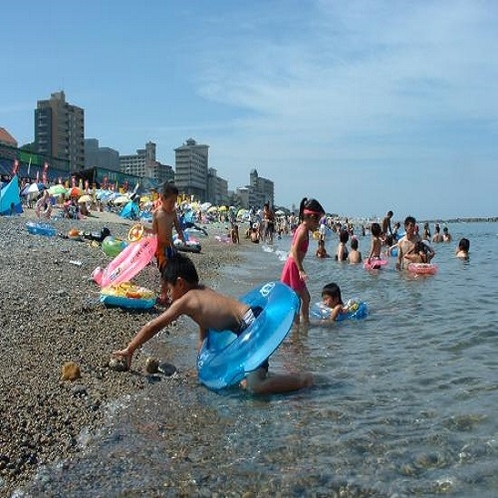 【周辺】瀬波温泉海水浴場