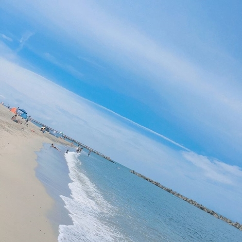 【周辺】瀬波温泉海水浴場　夏