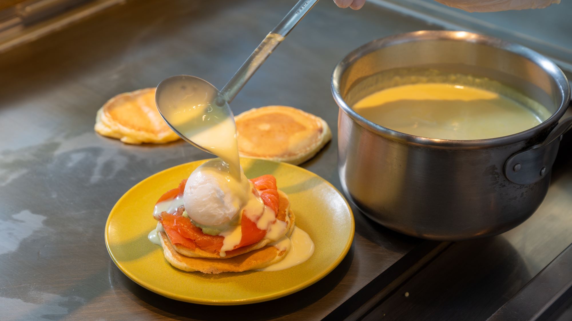 サーモンのエッグベネディクト