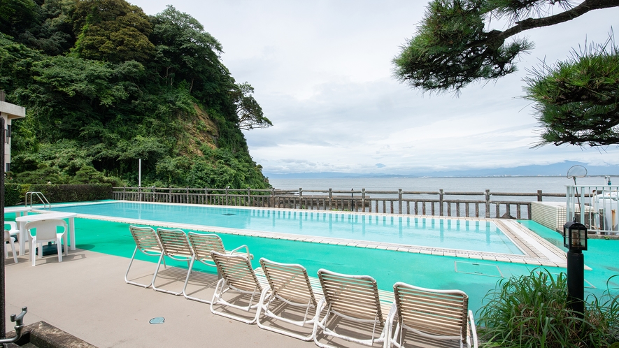 *【プール】浜辺の混雑を気にすることなく、至福のリゾートタイムをお愉しみいただけます。