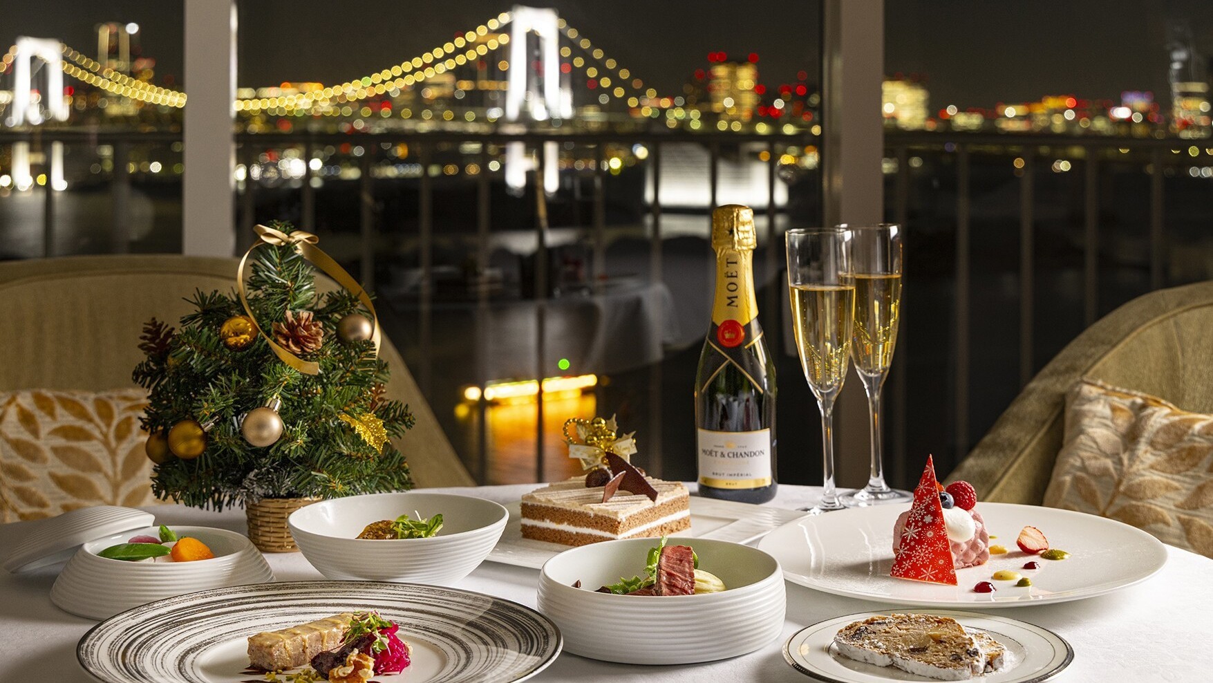 【レインボーブリッジ側確約】煌めく夜景をカップルで楽しむクリスマスディナーコース＆ケーキ付（夕朝食）