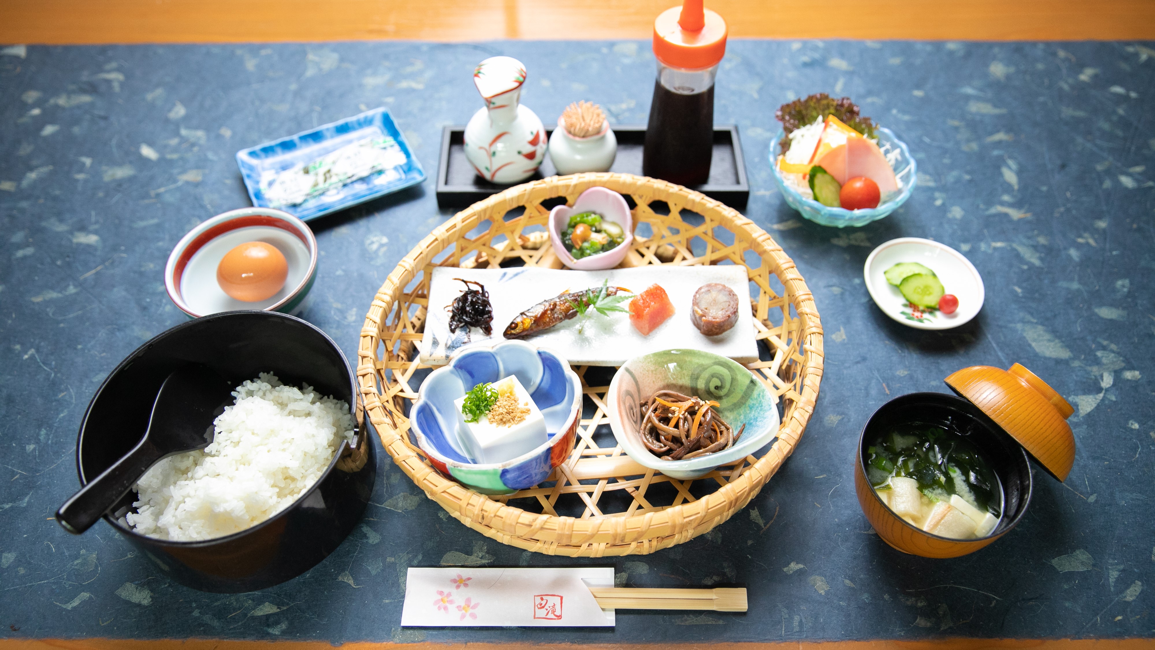 朝食：身体に優しい和朝食＜一例＞