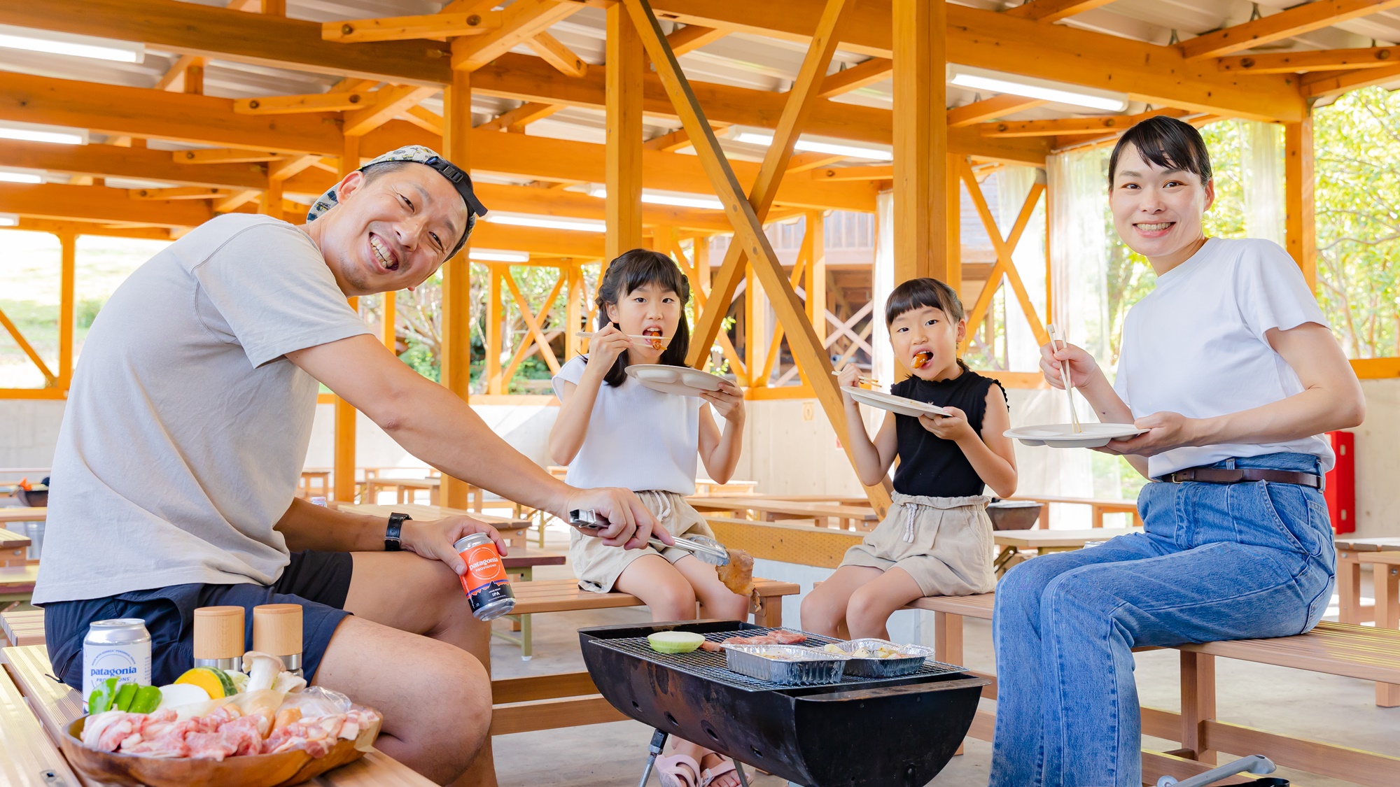 *【BBQテラス】テーブルや椅子もあるのでゆっくりお食事できます。グリルレンタルもOK(※事前予約）