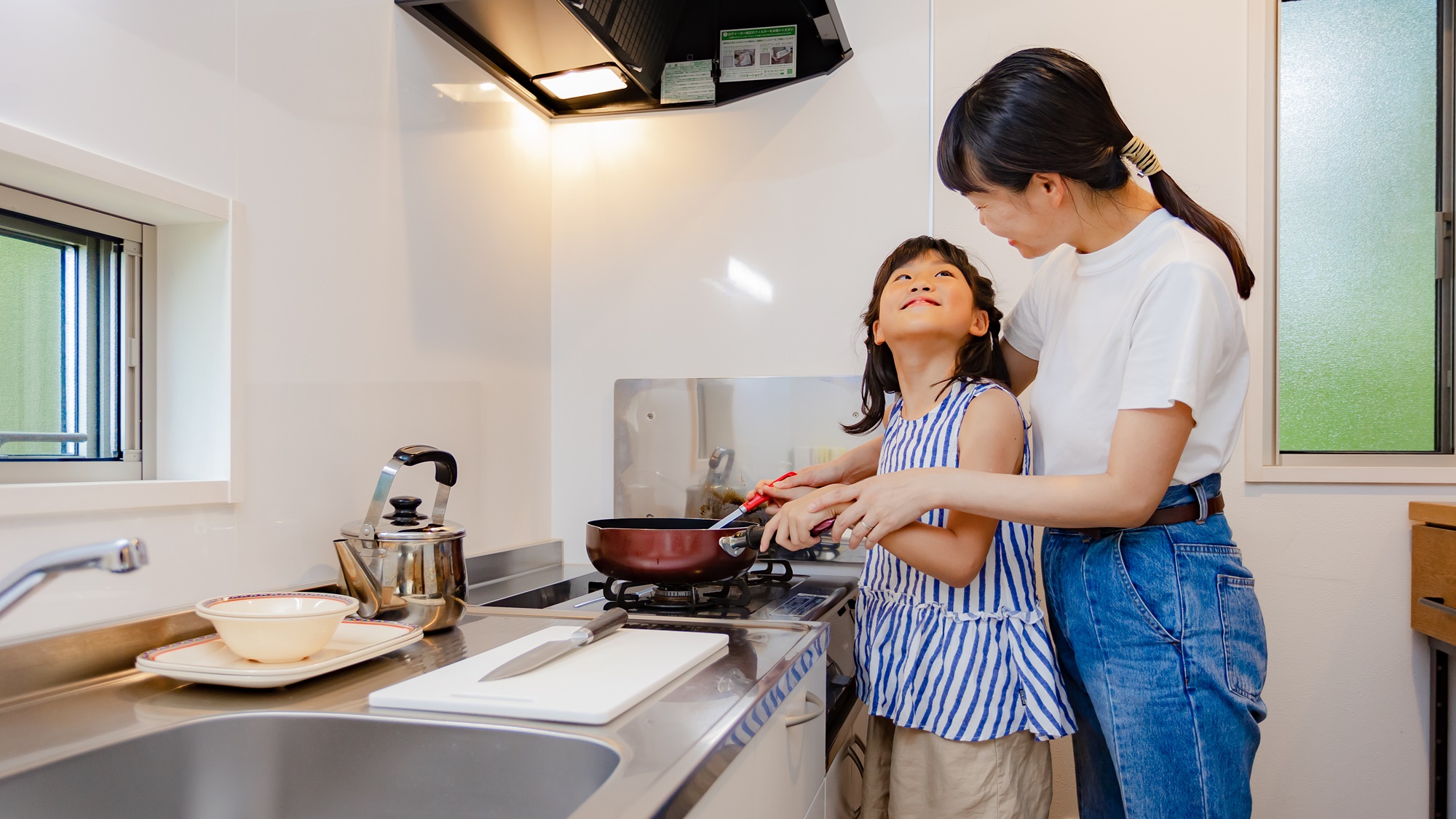 *【マウンテンコテージ】基本的な調理器具もご用意。お料理作りに初挑戦してみるのも素敵です♪