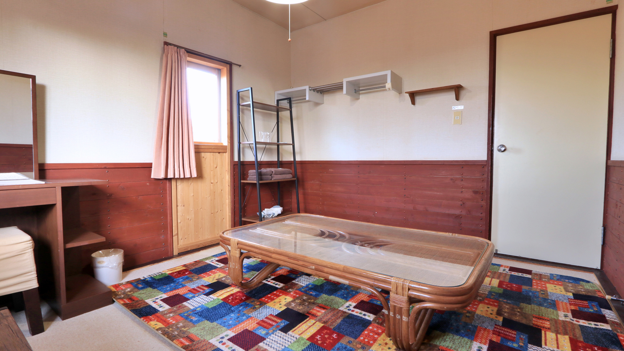 【客室】ホルミシスルーム（リビングルーム） (2)