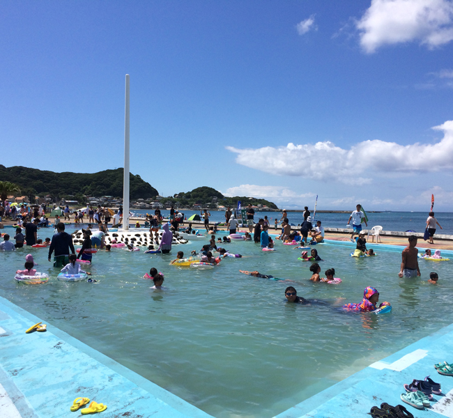 プール（夏季シーズン限定）