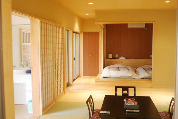 Separated with an open-air bath, Shofuan (guest room)