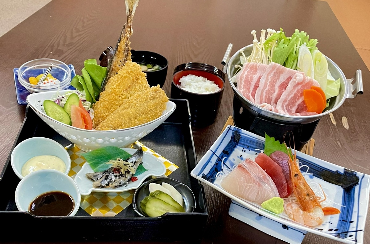 ●ご夕食軽めのプチ御膳●　ほっこりお鍋と鰺フライ御膳