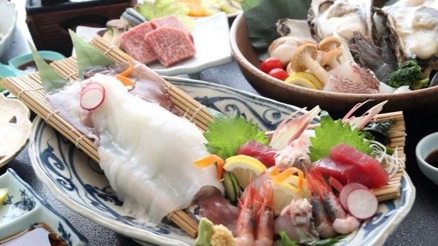 鳥取県の夏の贅沢料理＋ハーフビュッフェ
