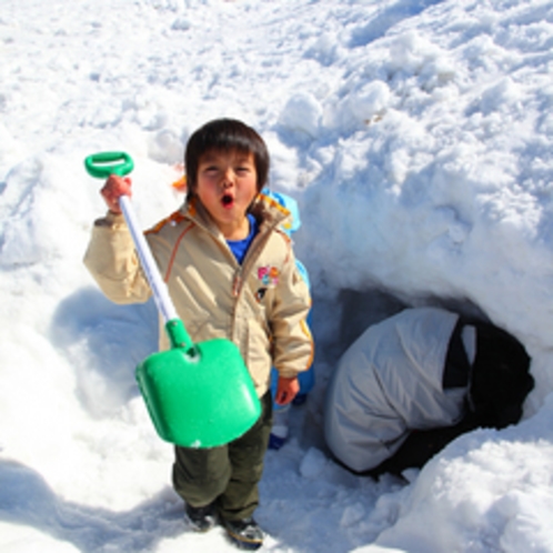 雪遊び