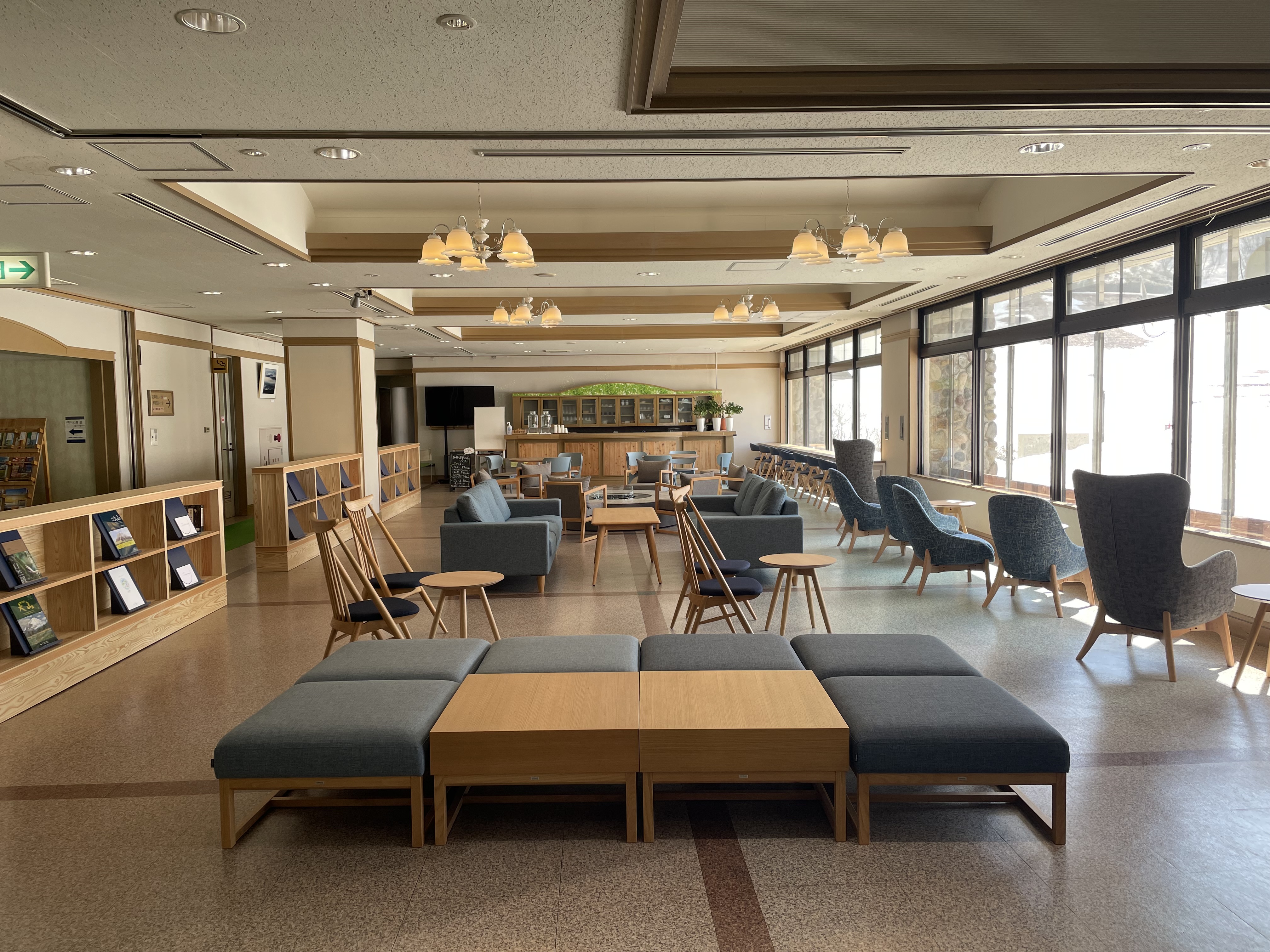 開放的でゆっくりくつろげるロビー