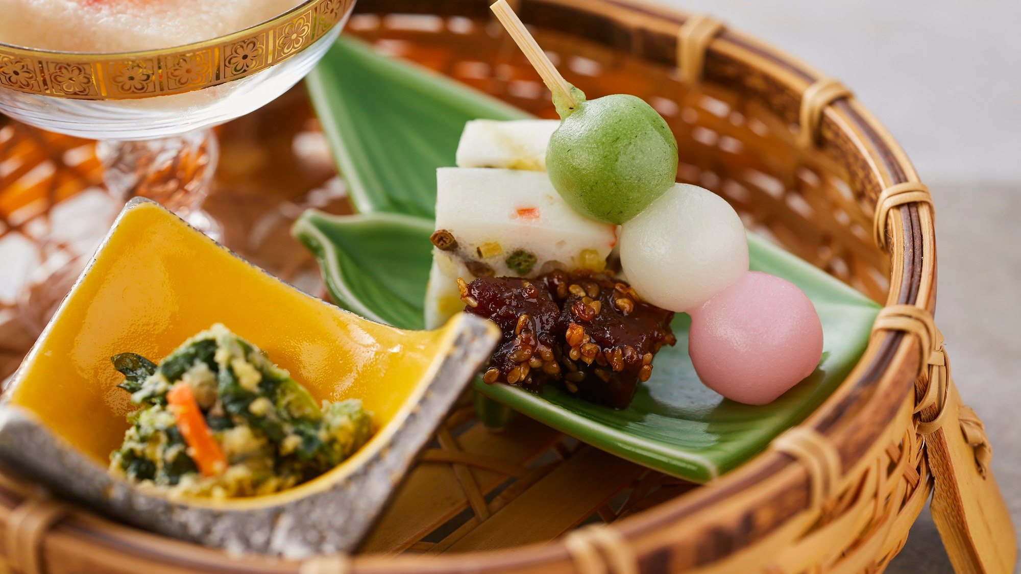 《福井県立恐竜博物館》迫力の恐竜化石の宝庫を楽しめる！常設展チケット引換券付プラン【土地の恵み会席】