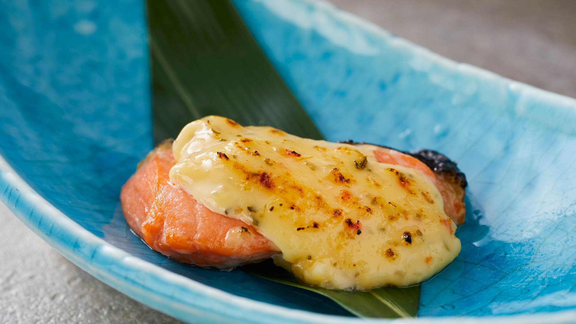 【季節の会席】春（2026年3月～5月）焼物 福井サーモン菜種焼き