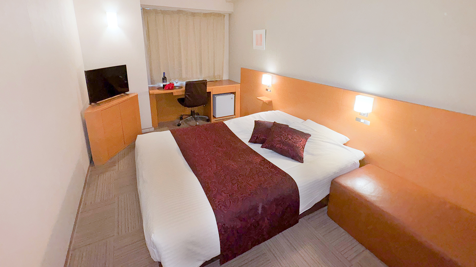 プレミアムダブルベッドルーム【禁煙】（１４０ｃｍ&times;２００ｃｍ）