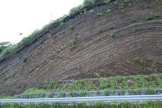 間伏地層切断面