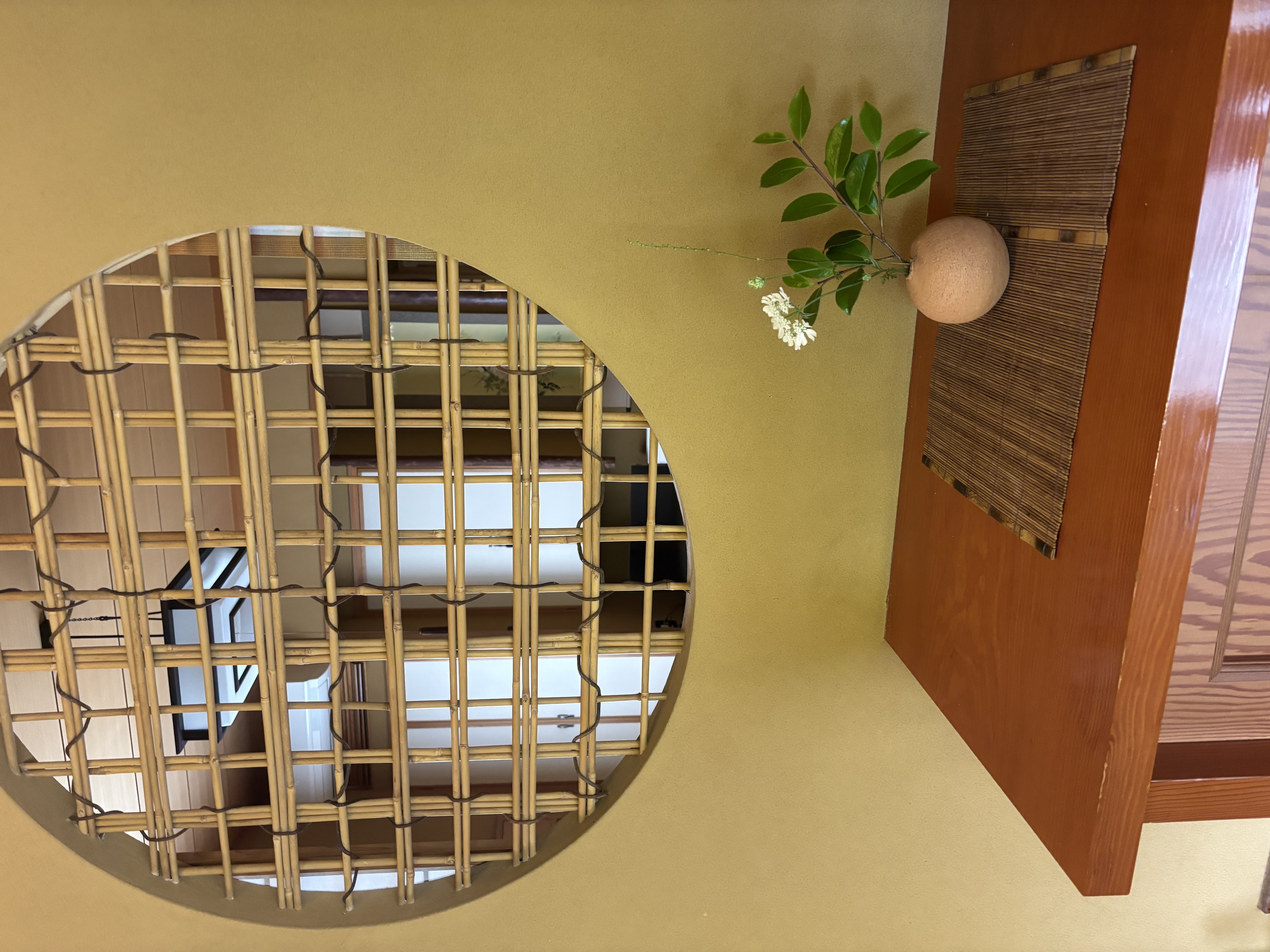 お部屋の玄関から