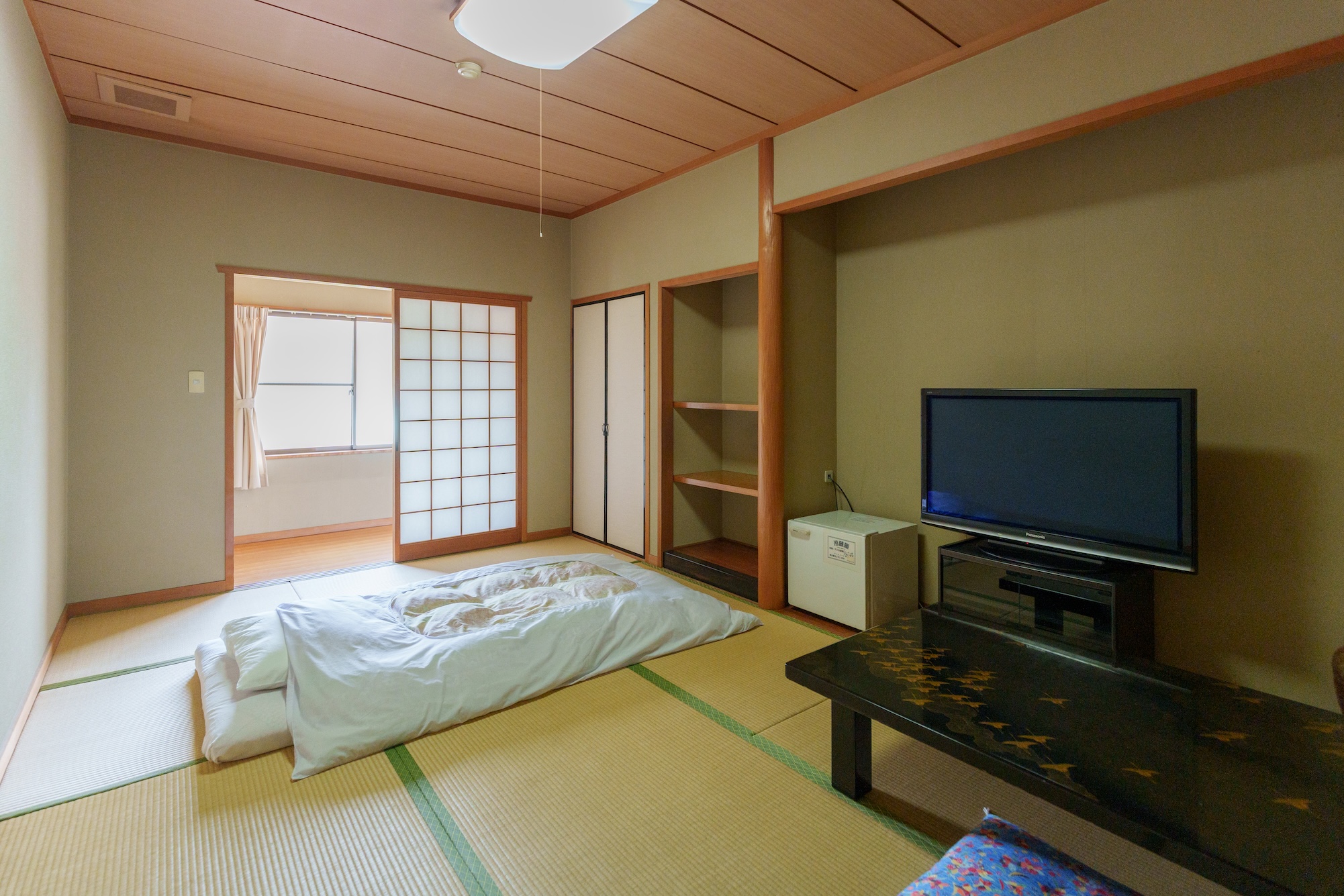 皐月　(和室、本館、風呂なし)