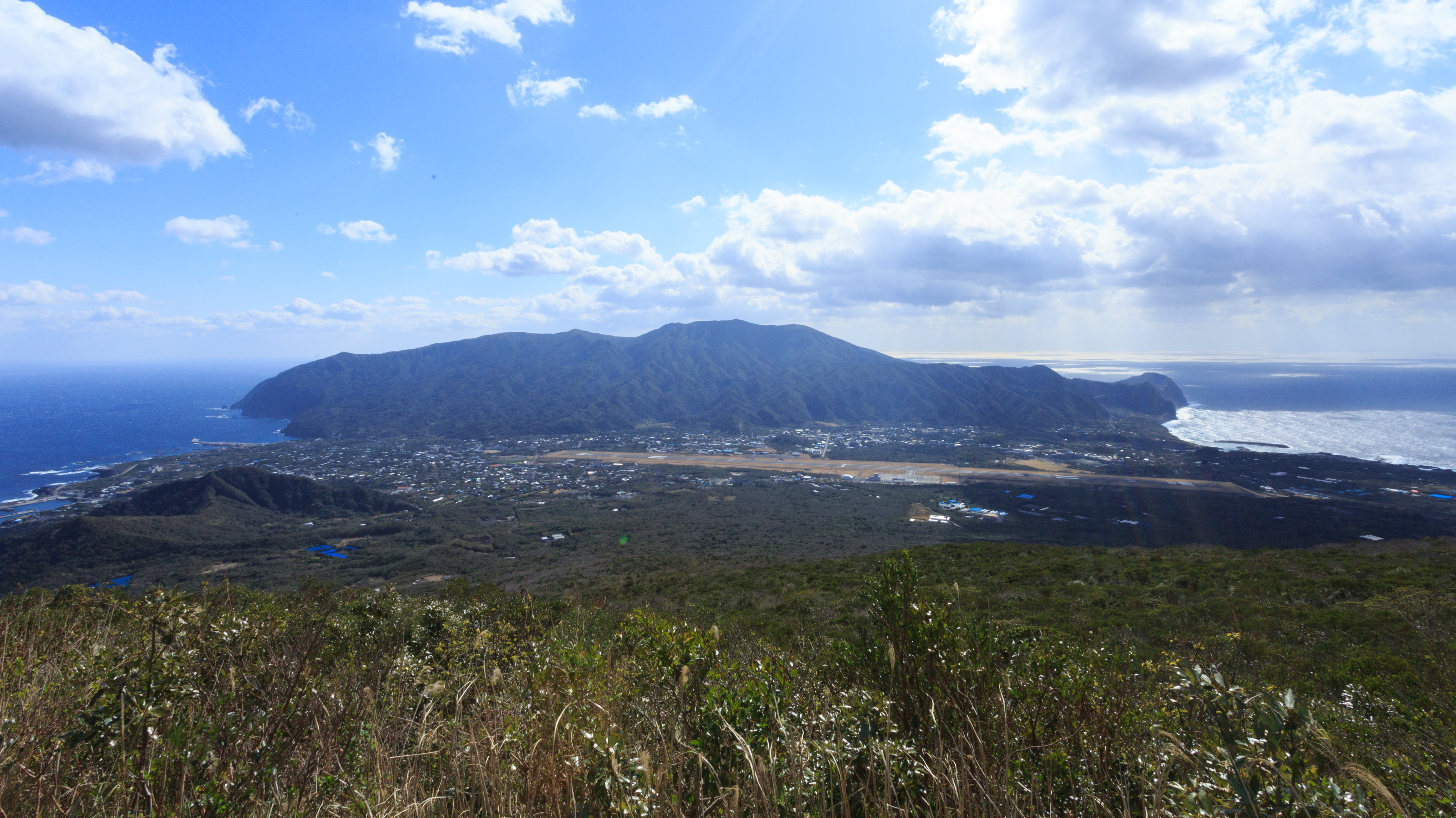 三原山