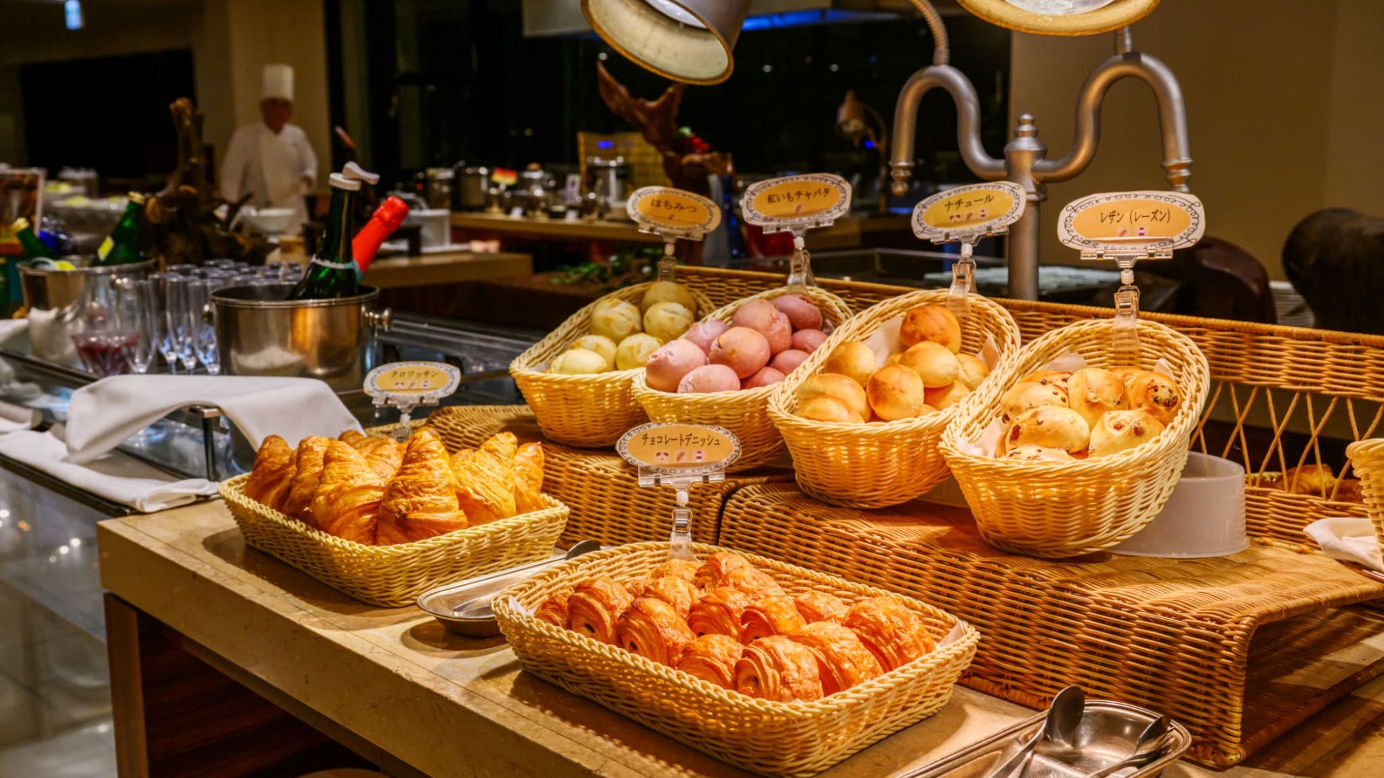 朝食ビュッフェ一例「オールデイダイニング コラーロ」