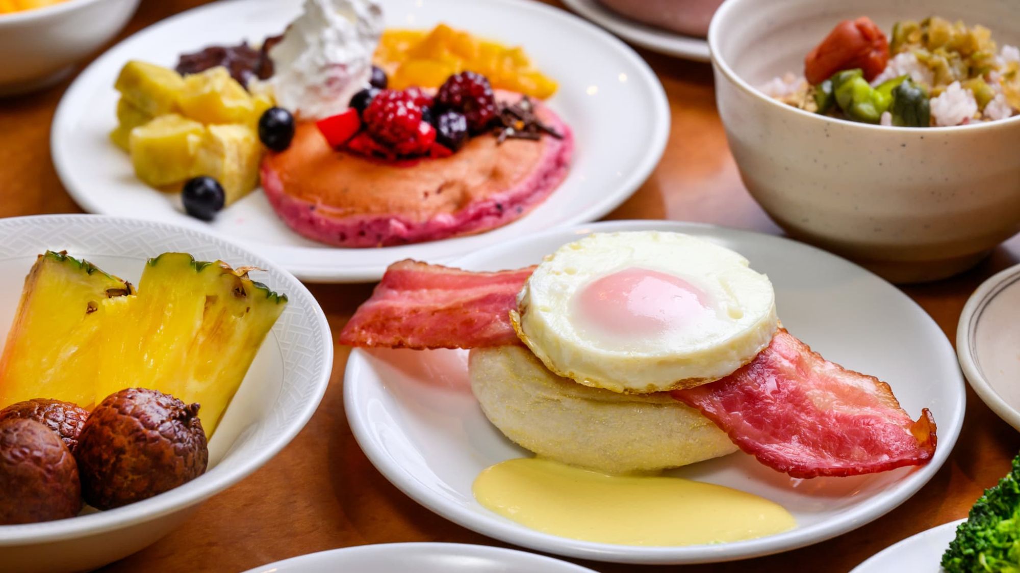 朝食ビュッフェ一例「オールデイダイニング コラーロ」