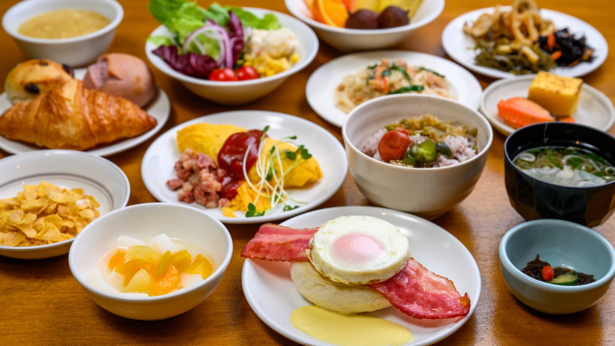 栄養バランスも彩りも。心ゆくまで愉しむ、理想の朝食。