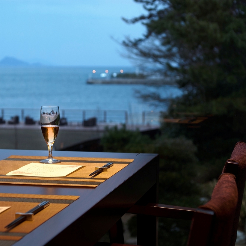 【露天風呂付き特別室】夕食は半個室ダイニングでの伊勢海老・鮑付和食　味覚料理プラン